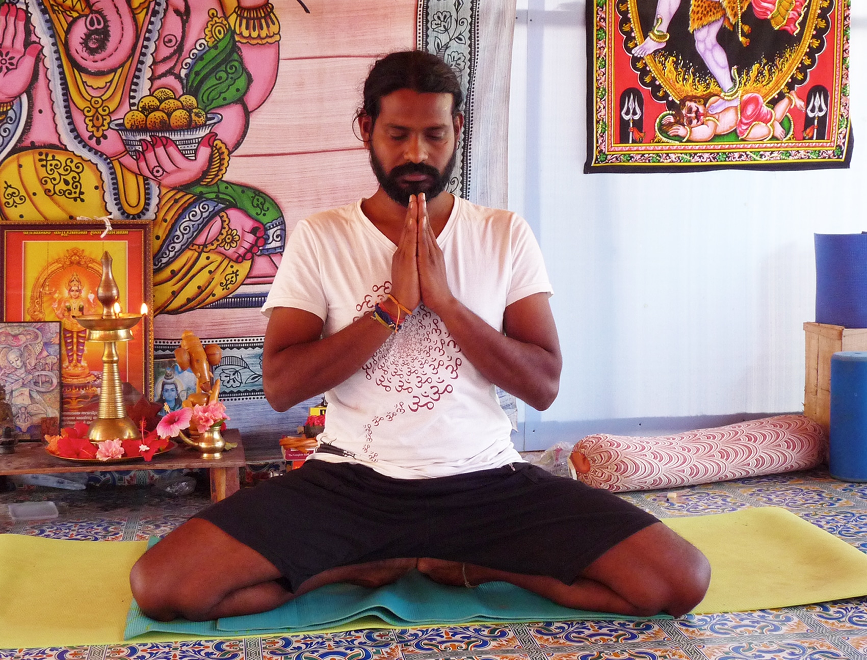 manoj-2 Yoga Inde